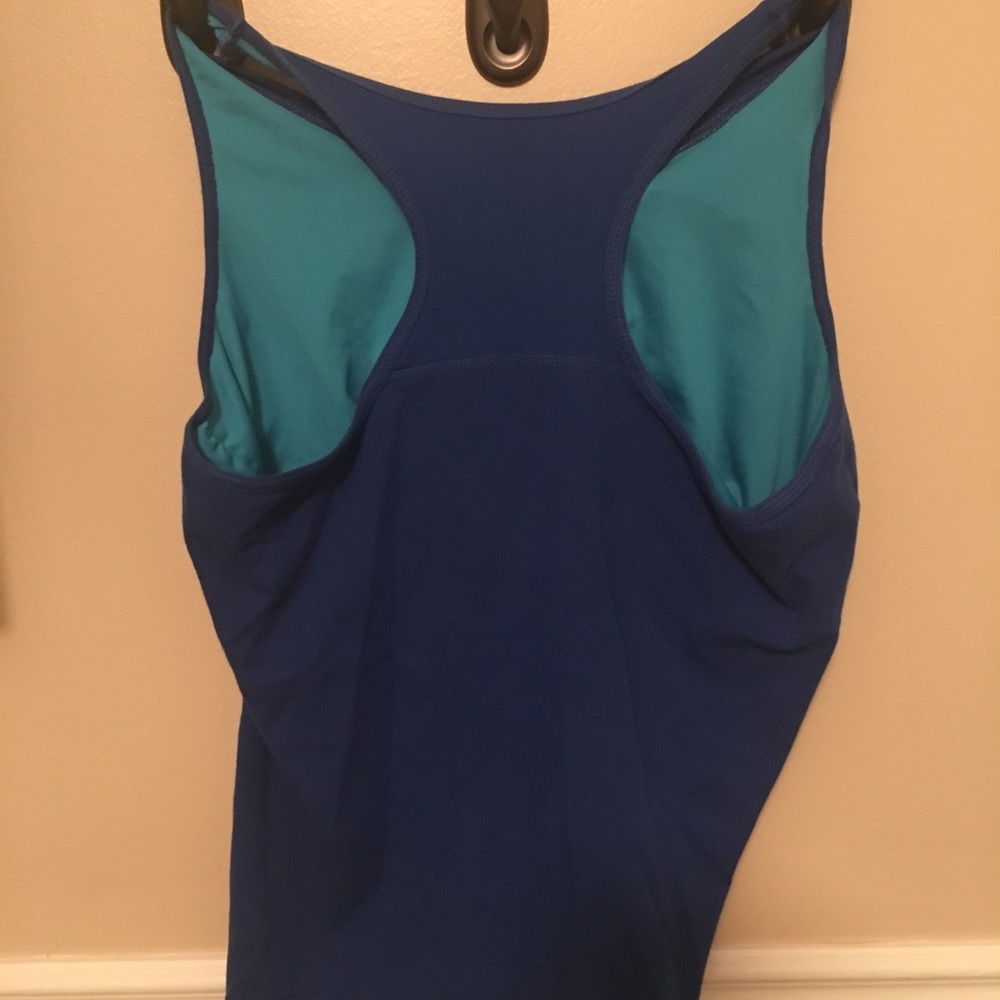 Workout tank - Picture 2 of 3